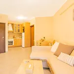 Marina's Elegance Apart Otel Kriopigi