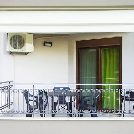 Marina's Elegance Aparthotel Kriopigi