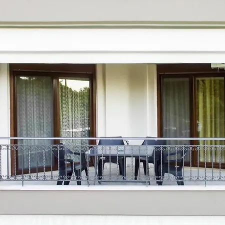 Marina's Elegance Apartmanhotel Kriopijí