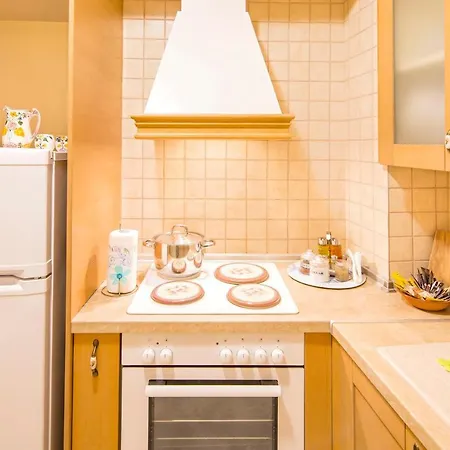 Marina's Elegance Apartmanhotel 4*