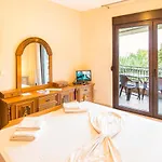 Marina's Elegance Apart Otel Kriopigi