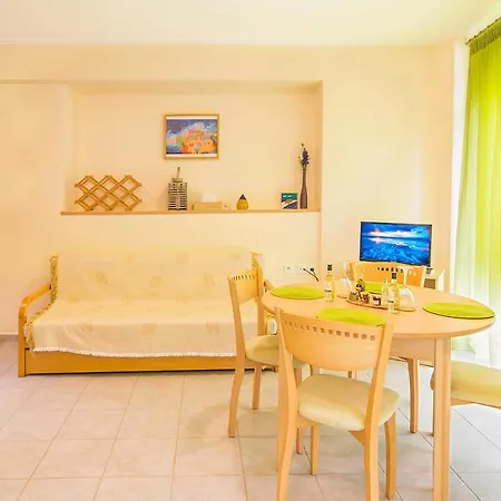 Marina's Elegance Apart Otel