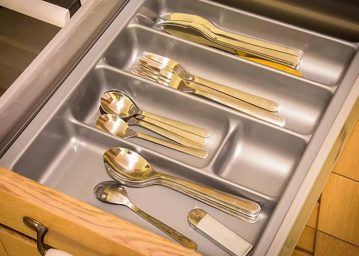 Marina's Elegance Kriopigi